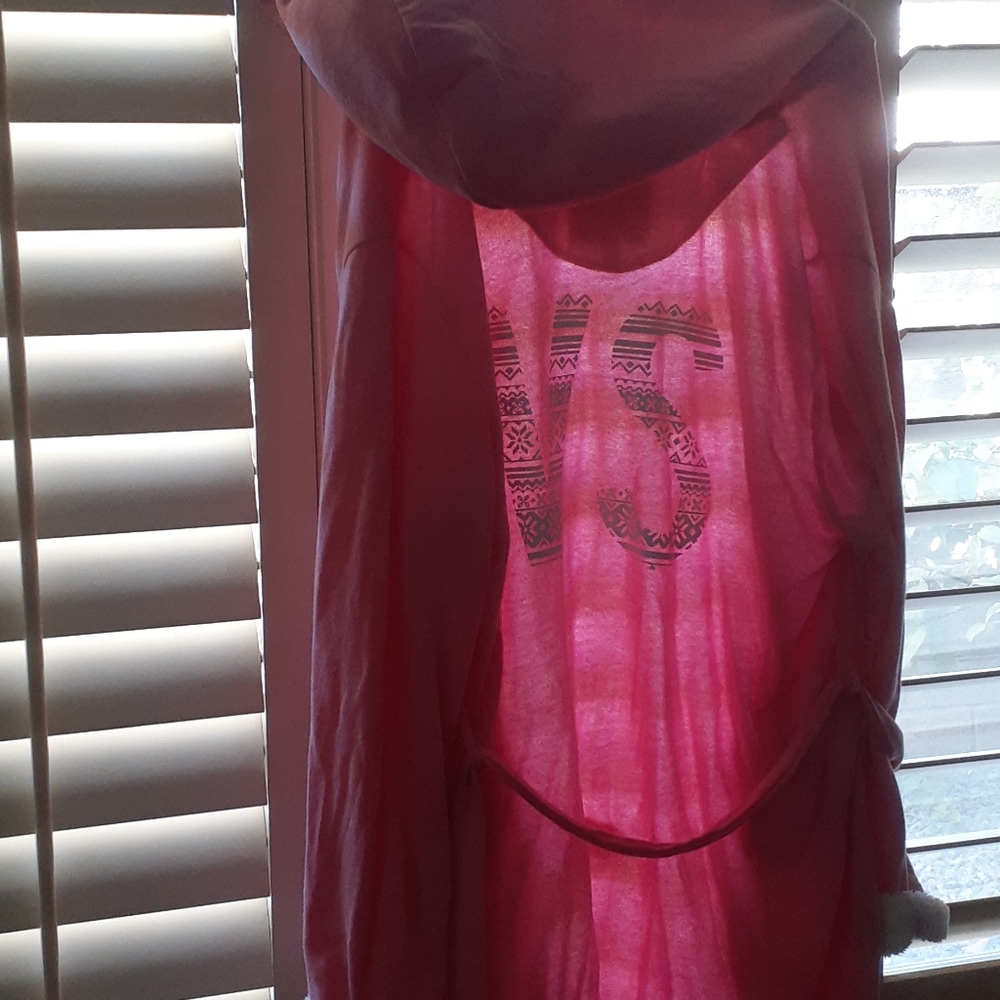 Robe - Picture 2 of 4